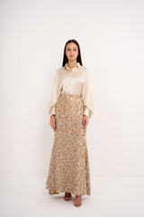 طقم بيج بلوزه حرير وتنوره مطرزه