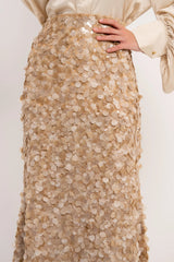 طقم بيج بلوزه حرير وتنوره مطرزه