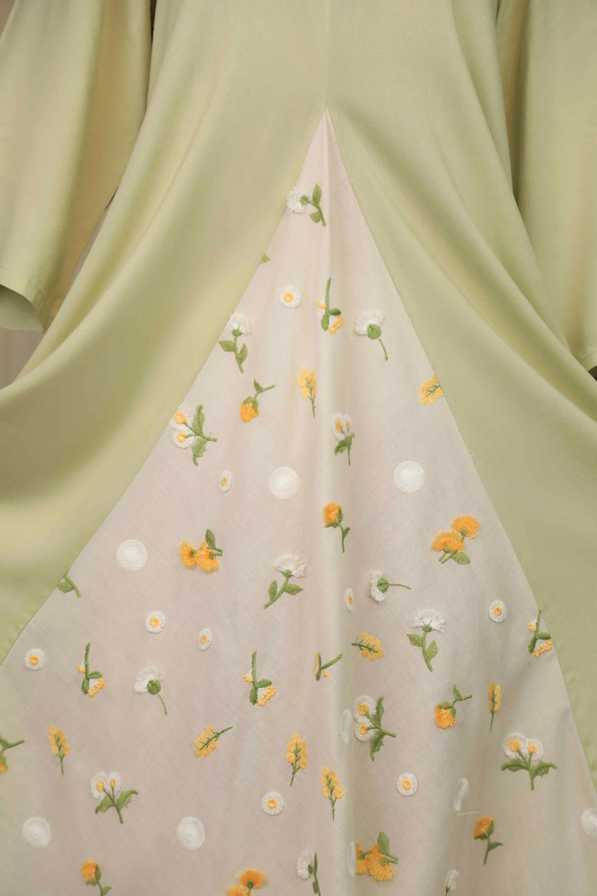 ثوب نسائي  قطن أخضر سادة مع طبقة مشجرة ناعمة