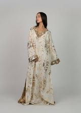 ثوب نسائي قطن أبيض مطرز بلمسات ذهبية