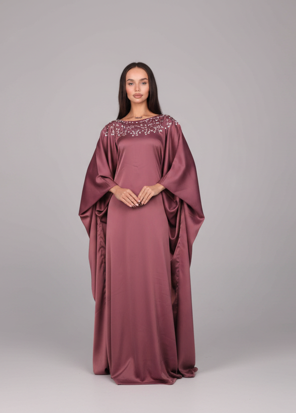 ثوب نسائي حرير موف مطرز بتفاصيل خلفية فاخرة