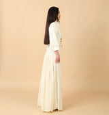 فستان بيج أنثوي فاخر بخامة البشت الرجالي والقصب الأصيل