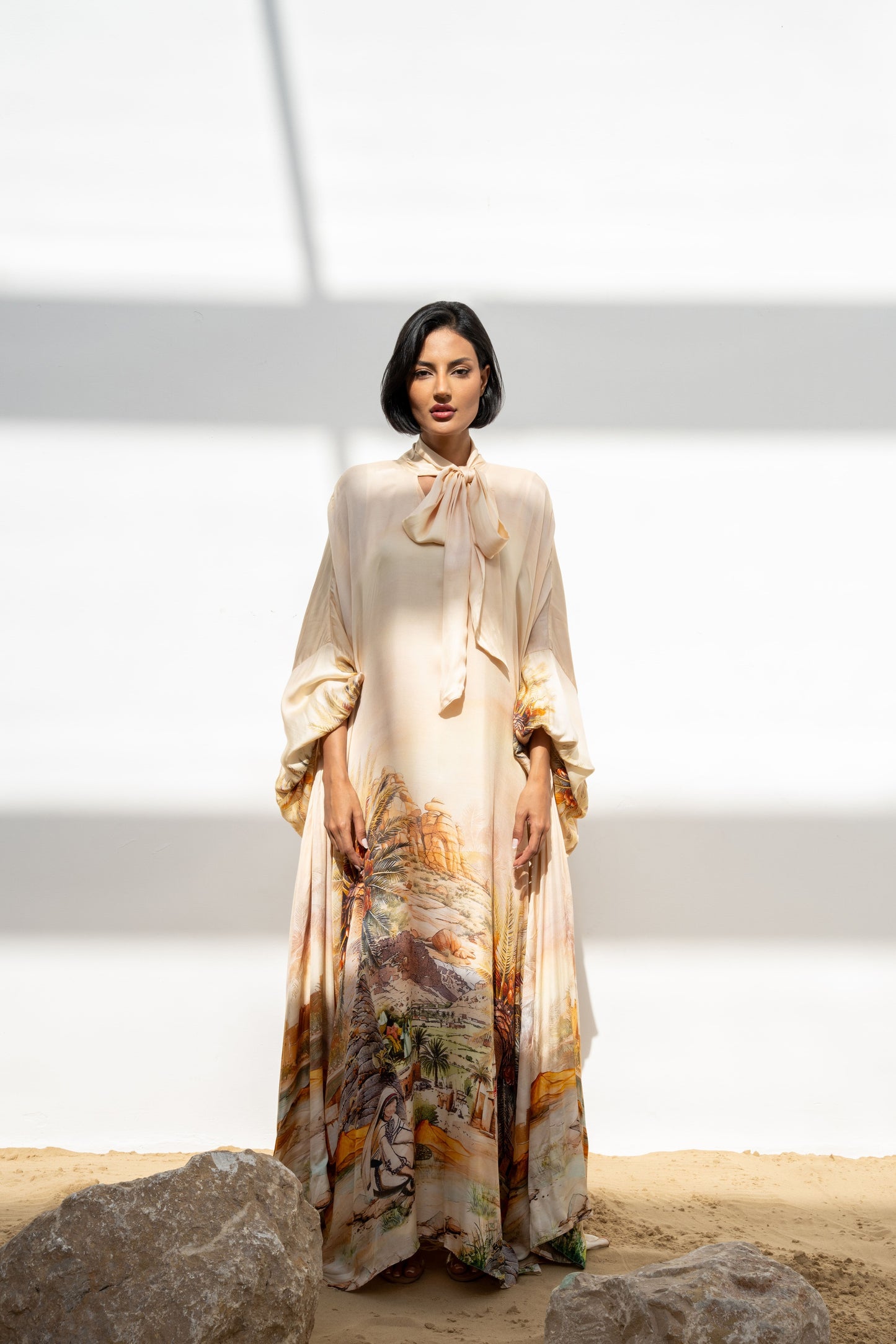 ثوب أصول بقماش قطن وحرير بقصة انسيابية