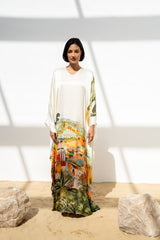 ثوب ألمع حرير بقصه واسعة منسدلة