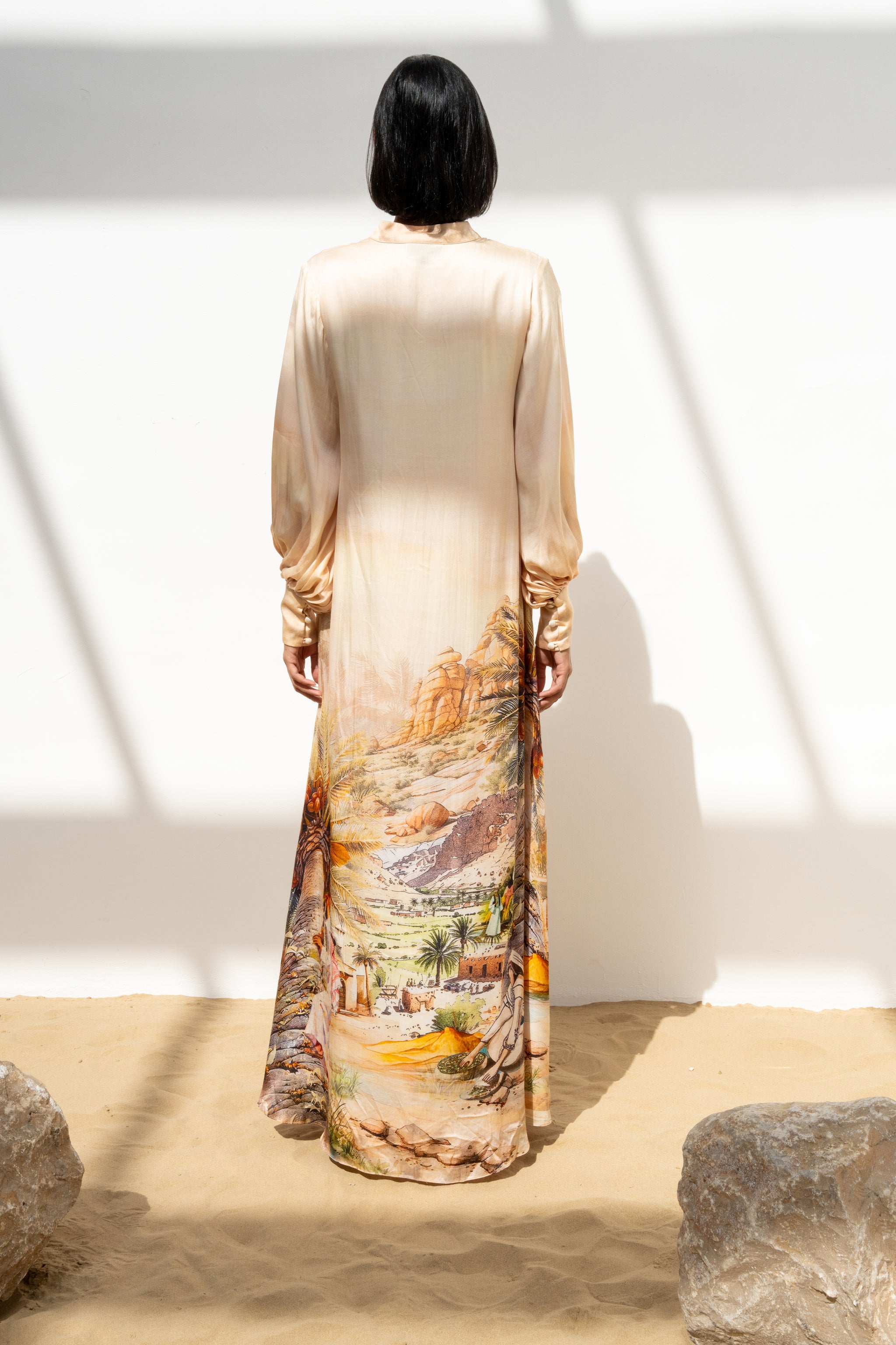 ثوب أصول بقصة مستقيمة وأكمام منتفخة