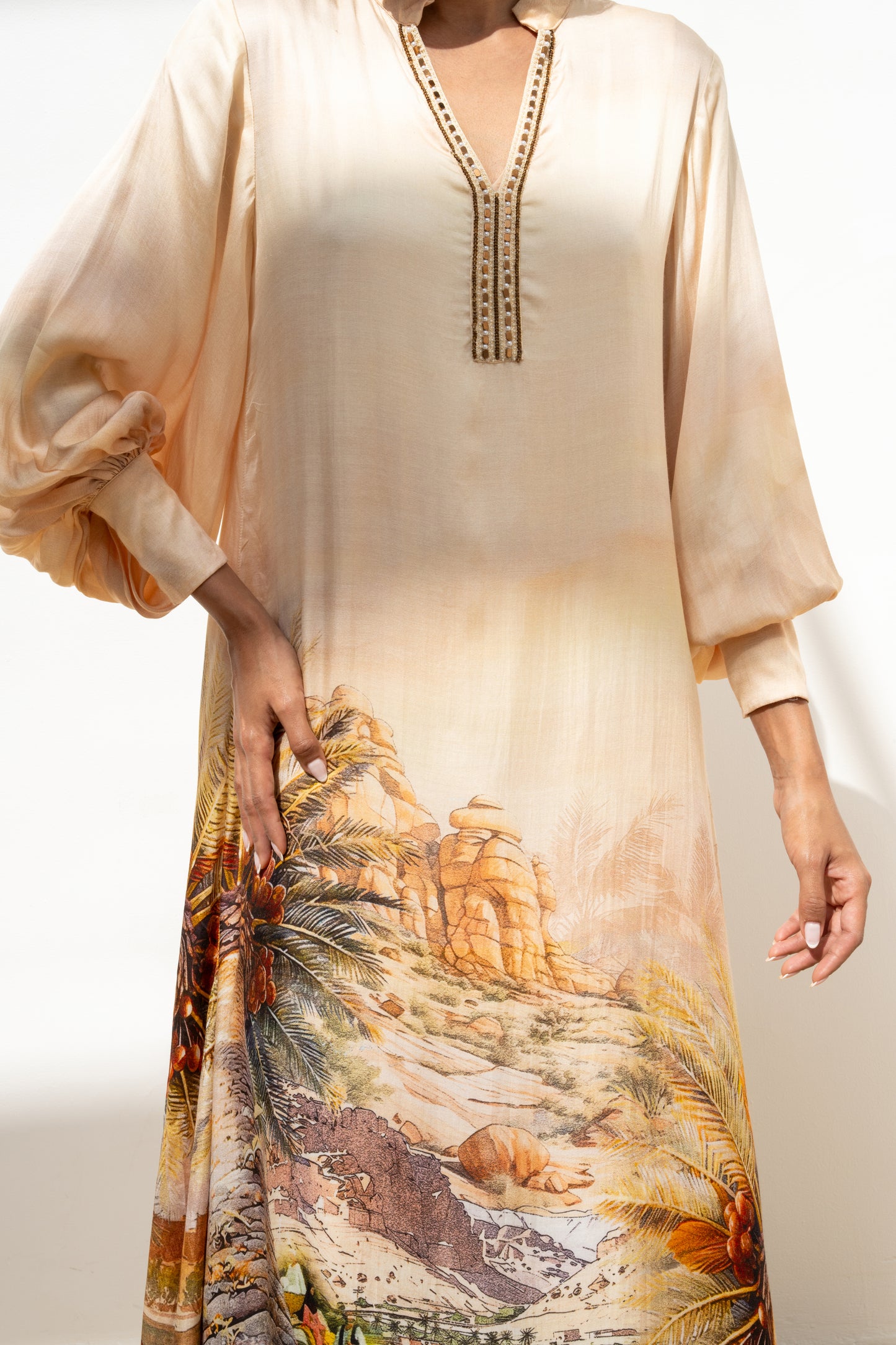 ثوب أصول بقصة مستقيمة وأكمام منتفخة